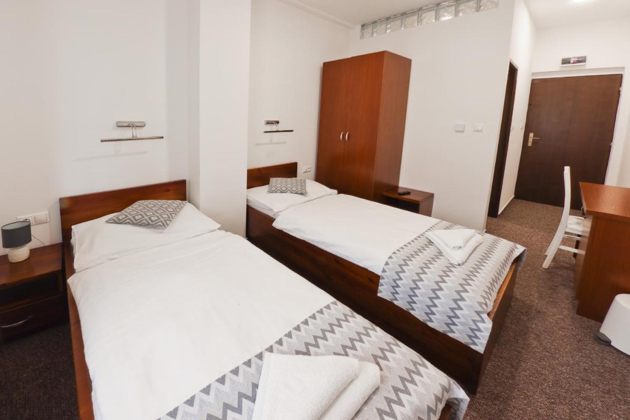 Hotel Slanica นาเมสโตโว ภายนอก รูปภาพ