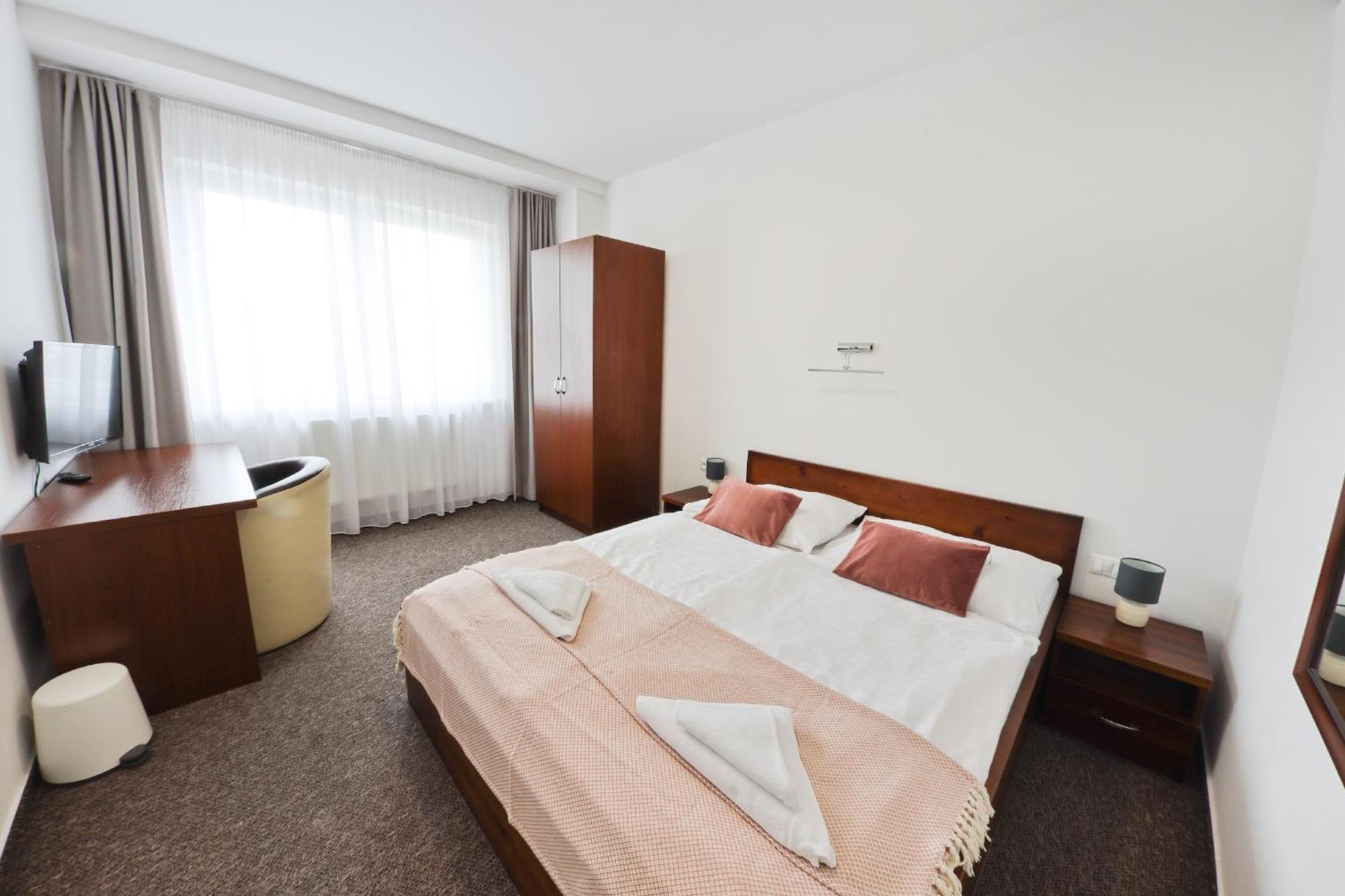 Hotel Slanica นาเมสโตโว ภายนอก รูปภาพ